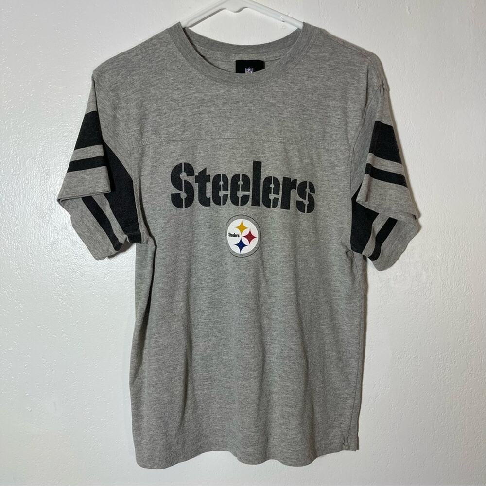 NFL Teams Steelers, Kids Shirt. Size M(10/12). In good used condition!
